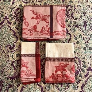 VTG Le Jacquard Francais Primrose Bordier Angels Table Cherry Table Linens Set